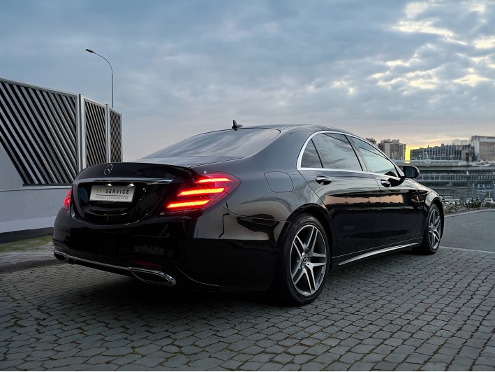 Mercedes-Benz S-Class W222