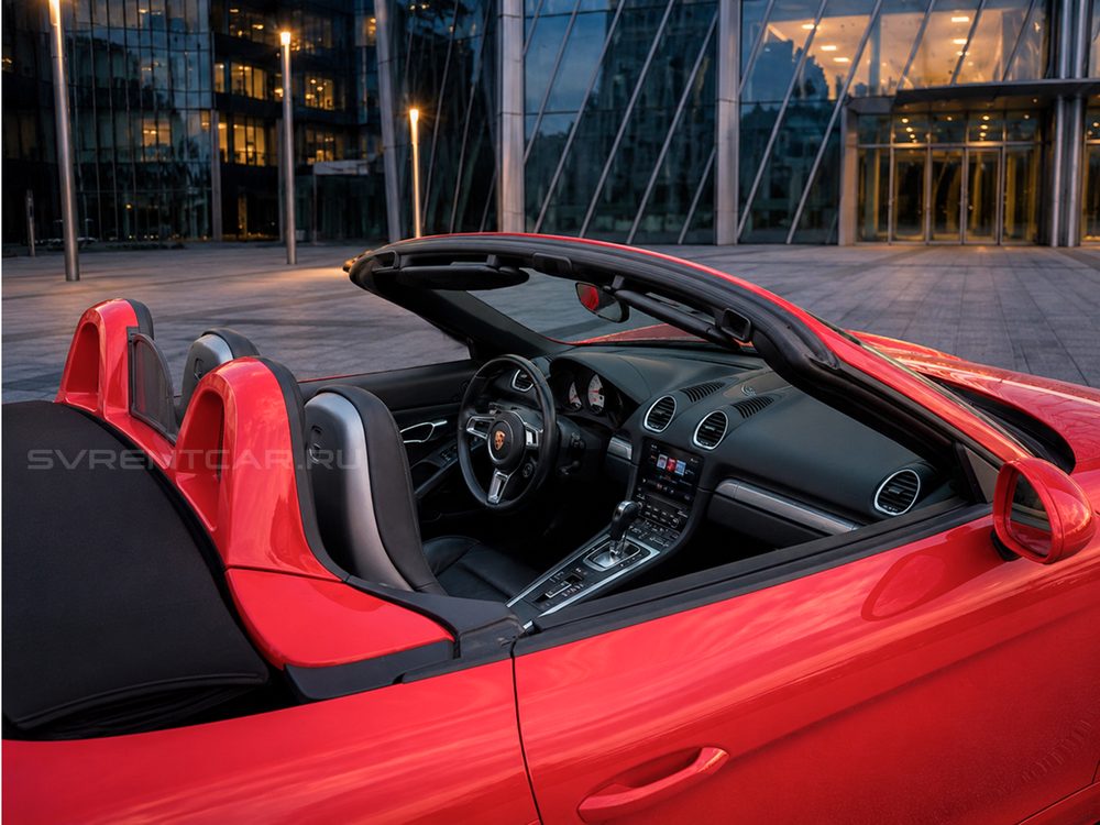 Porsche 718 Cabriolet красный