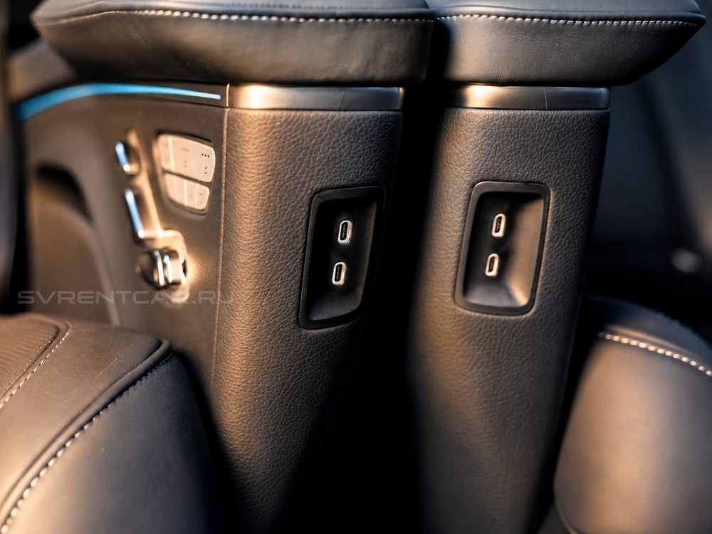 Mercedes V-class от 2019 с капитанскими сидениями
