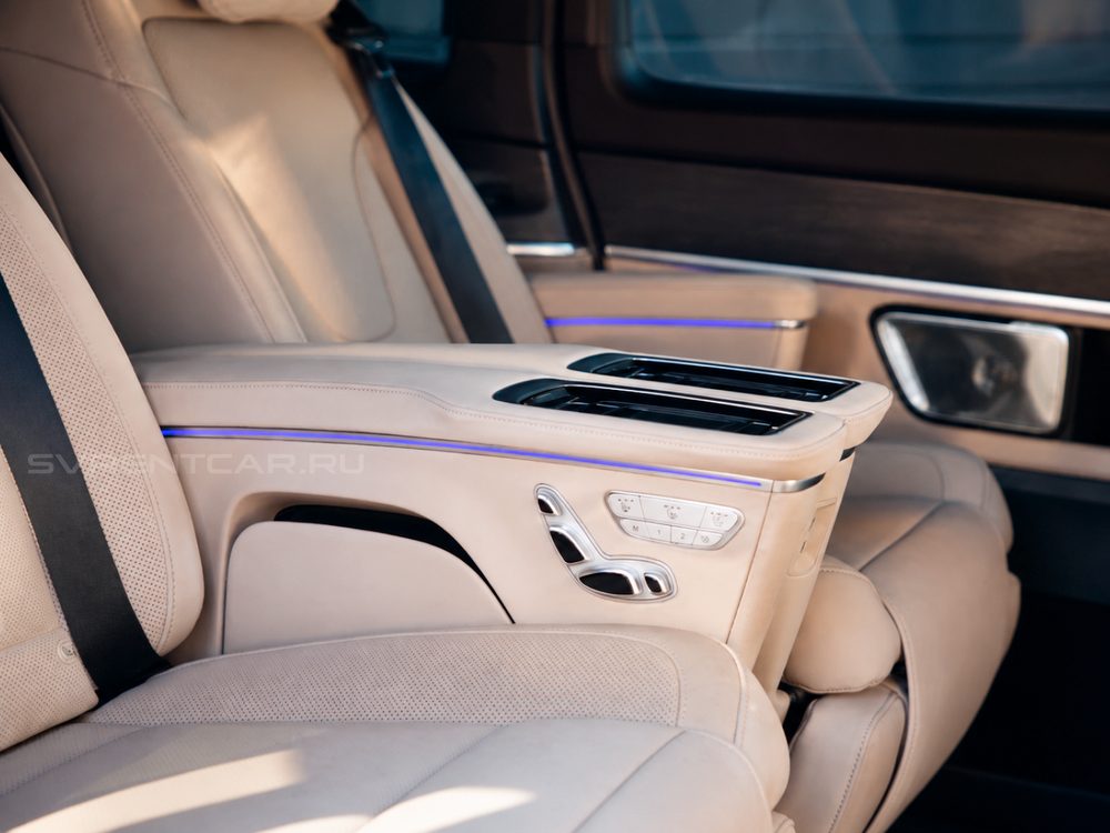 Mercedes V-class 2023 с капитанскими сидениями