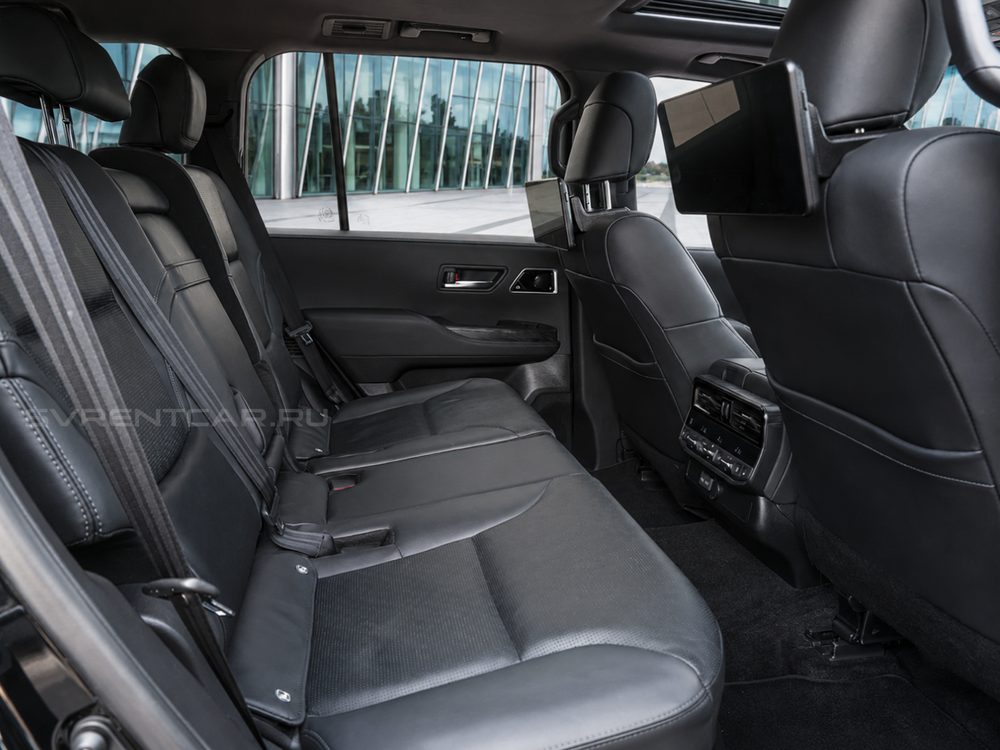 Toyota Land Cruiser 300