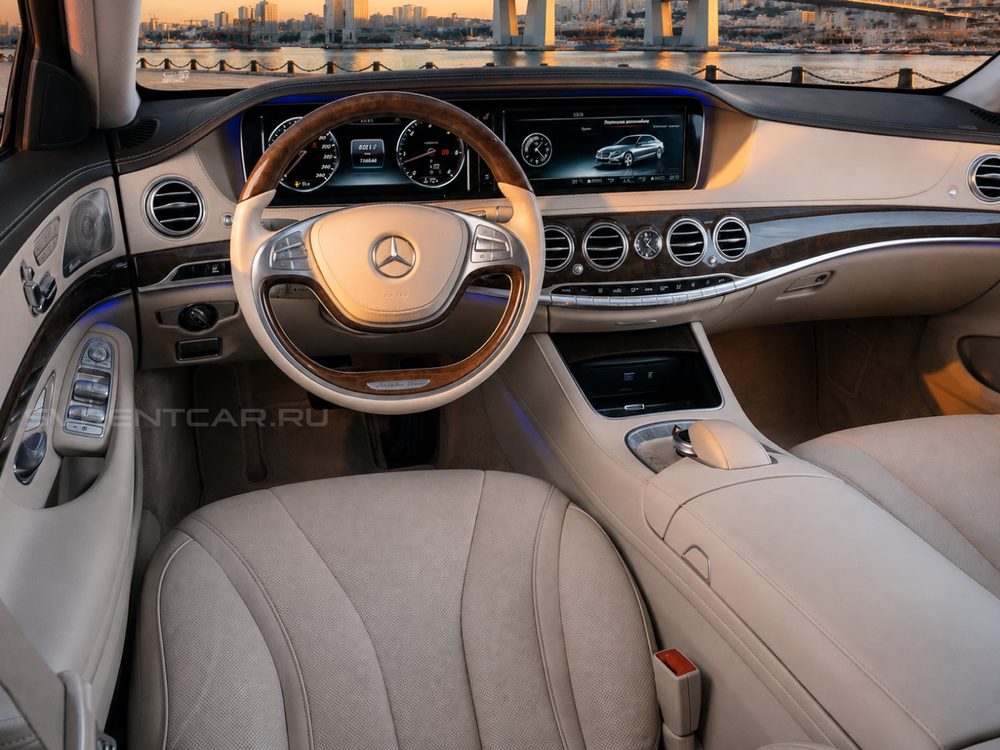 Mercedes S-Class W222
